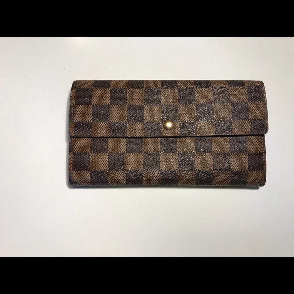 Authentic Louis Vuitton Standard Sarah Wallet